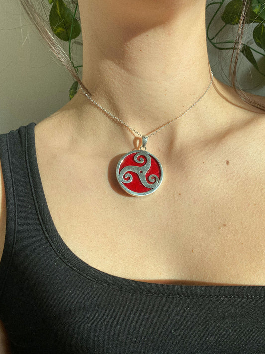 silver_triskelion_necklace